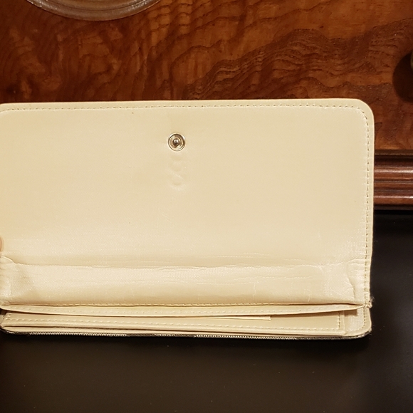 Women's Wallet - Picture 5 of 8